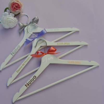 Cabide Madeira Personalizado Casamento - 3 cores à escolha