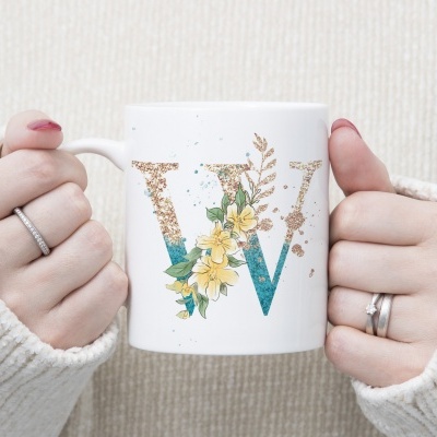 Caneca Alfabeto Floral Glitter