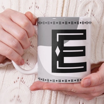 Caneca Alfabeto Geometrico