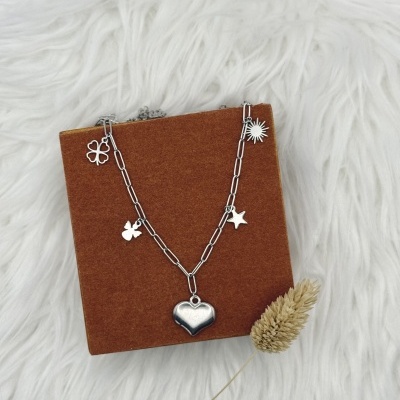 Colar coração charm