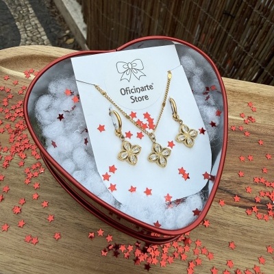 Conjunto colar e brincos transparente