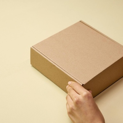 Cartão kraft vs. cartão reciclado: qual a melhor escolha para a sua embalagem sustentável?