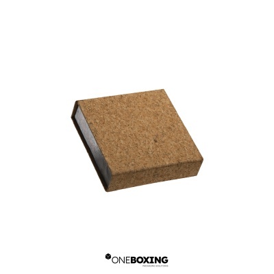 Embalagem em cartão compacto, com revestimento em cortiça natural Embalagem em cartão compacto, com revestimento em cortiça natural