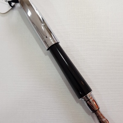 Caneta Jaguar com aparo em ouro