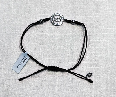 Pulseira de prata com fio macramé