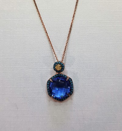 Fio de prata dourada com pendente