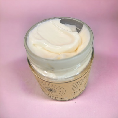 Creme&#x20;Corporal&#x20;Hidratante&#x20;com&#x20;Manteiga&#x20;de&#x20;Karite&#x20;e&#x20;Cacau