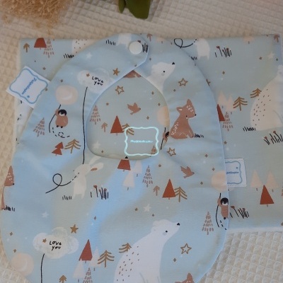 Conjunto Babete e fralda de ombro Amigos de Inverno (azul)