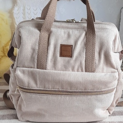 Mochila aviões e letras