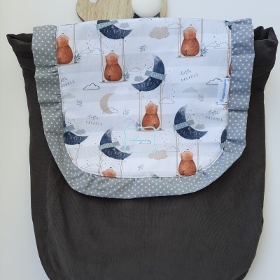 Mochila em bombazina e padrão Urso