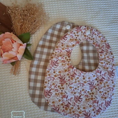 Conjunto de 2 babetes rosa