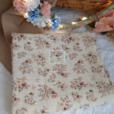 Fralda Flores em tons terra