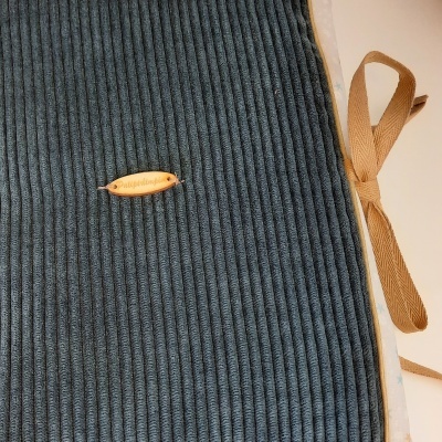 Capa de livro bombazina azul