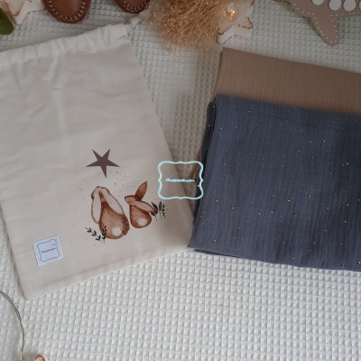 Saquinho multiusos com 2 fraldas brilhantes