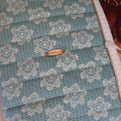 Capa de livro flores (fundo verde água)