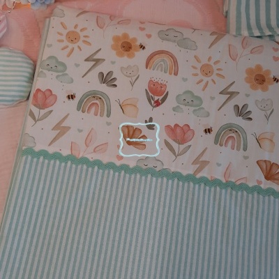 Mantinha Flores e arco-íris