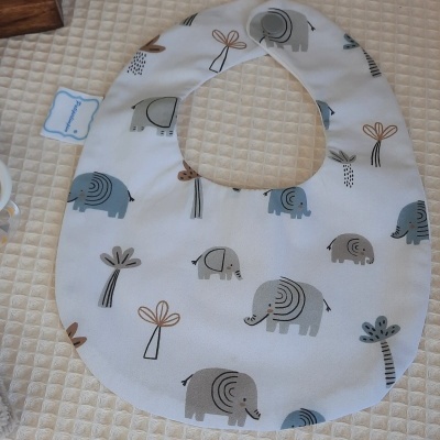 Babete Elefantes felizes