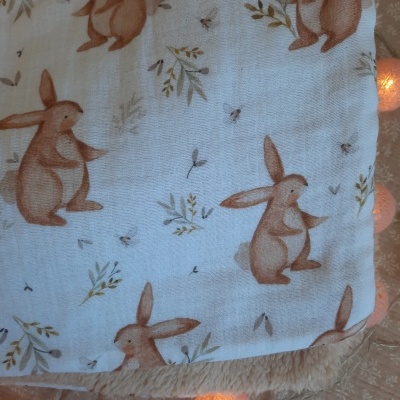 Mantinha em musselina coelhos e borreguinho