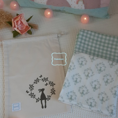 Saquinho multiusos com 2 fraldas Coelhinho