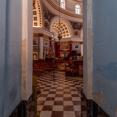 Basílica de Mosta interior