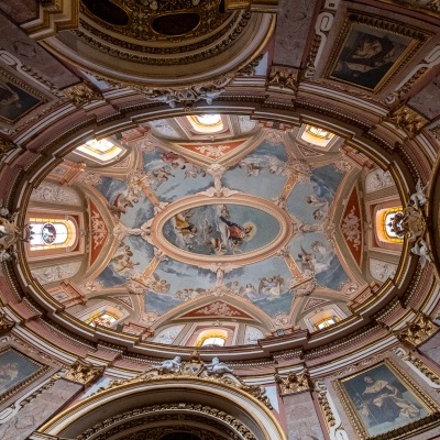 Pormenor do teto barroco da Igreja do Priorado Carmelita