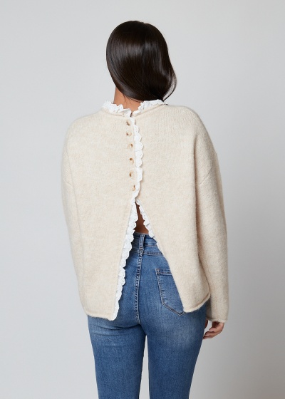 Malha de la com botoes e detalhe em bordado ingles (APENAS EM BEGE)