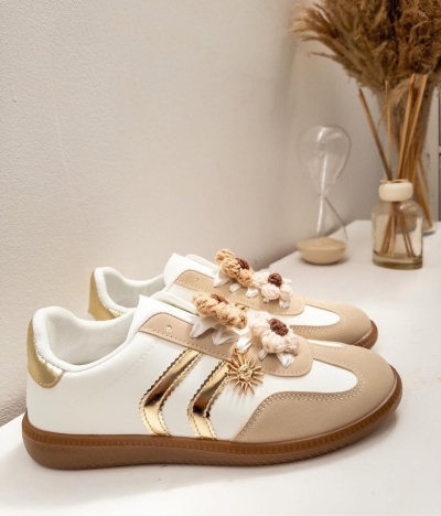 Sapatilhas inspiracao em tons dourados