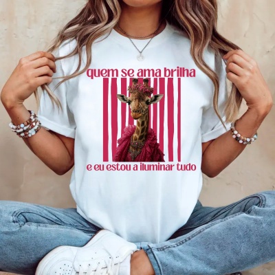 T-shirt personalizada quem se ama brilha