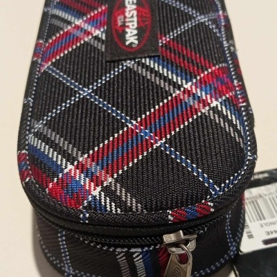 Estojo Eastpak Oval Single Neon Black