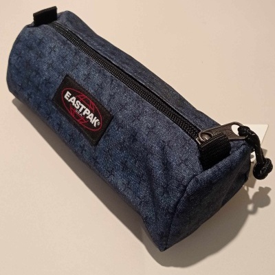 Estojo Eastpak Benchmark Single Stitch Cross