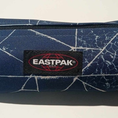 Estojo Eastpak Benchmark Single Cracked Blue