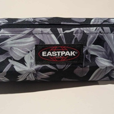 Estojo Eastpak Benchmark Single Black Jungle