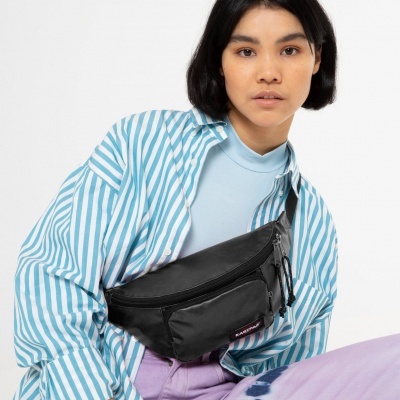 Bolsa Eastpak Page Shine Black