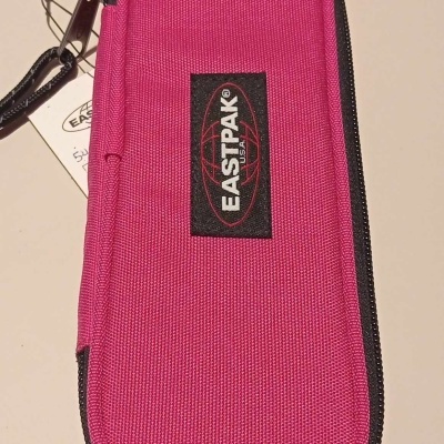Estojo Eastpak Oval S Single Soft Lips
