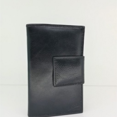 Carteira Delbag Preta em Pele com mola