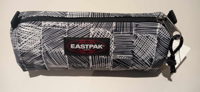 Estojo Eastpak Benchmark Single Doodle Check
