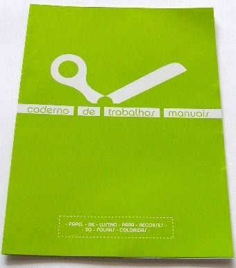 Caderno de trabalhos manuais com papel de lustro