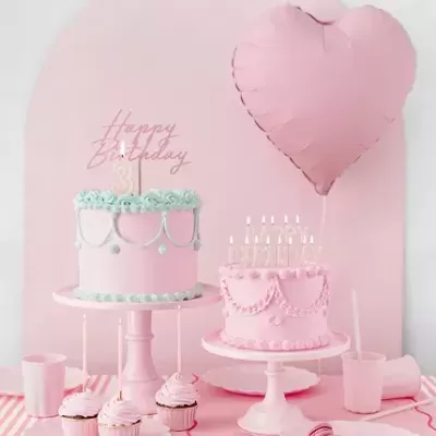 Velas altas rosa pastel e dourado