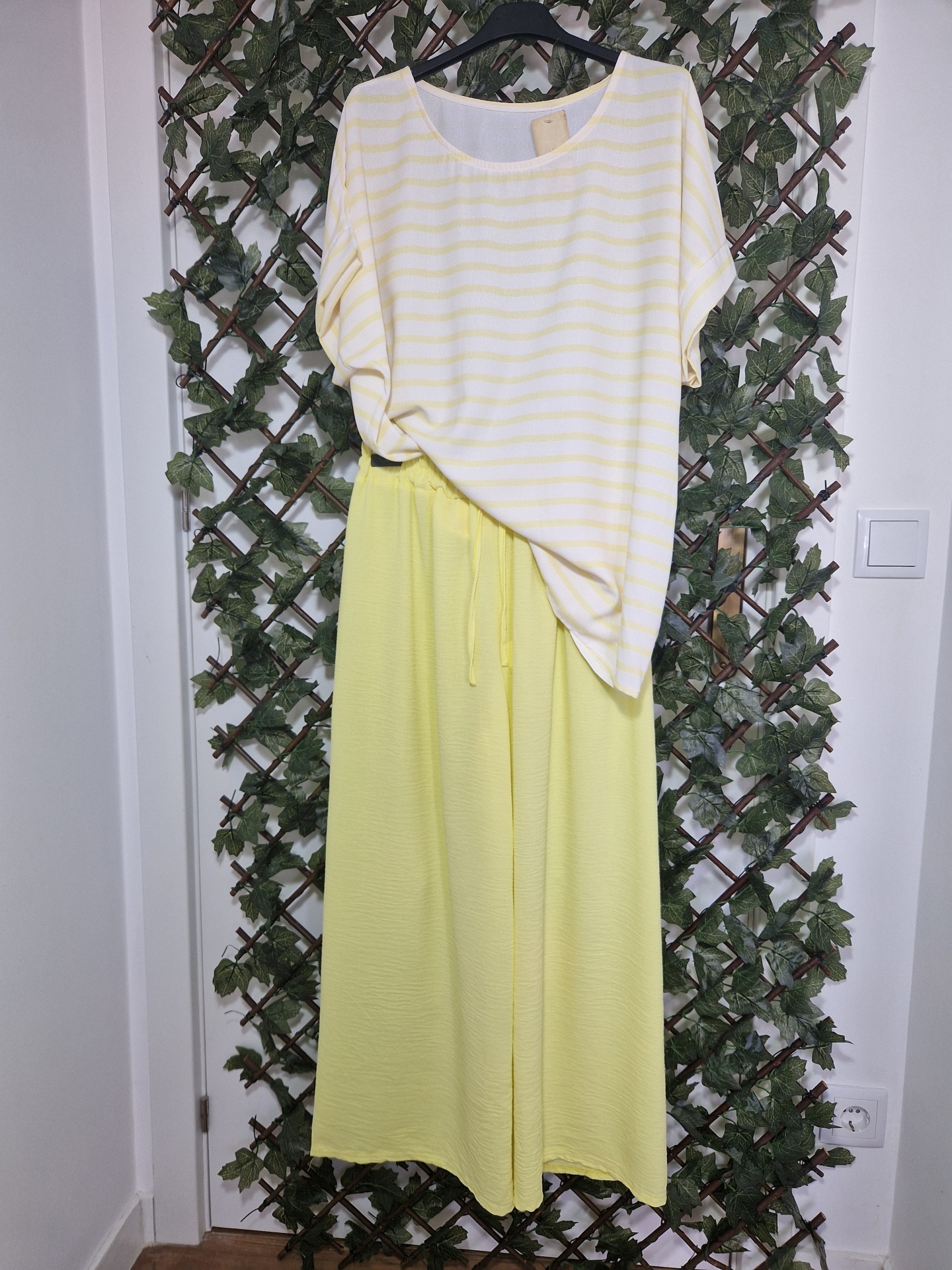 Conjunto calça pantalona e camisola
