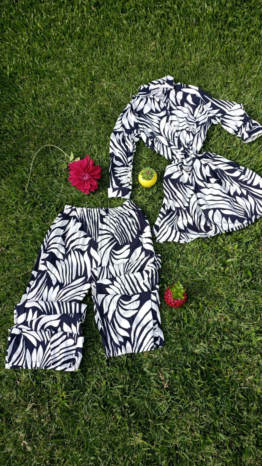 Conjunto camisa com calça pantalona