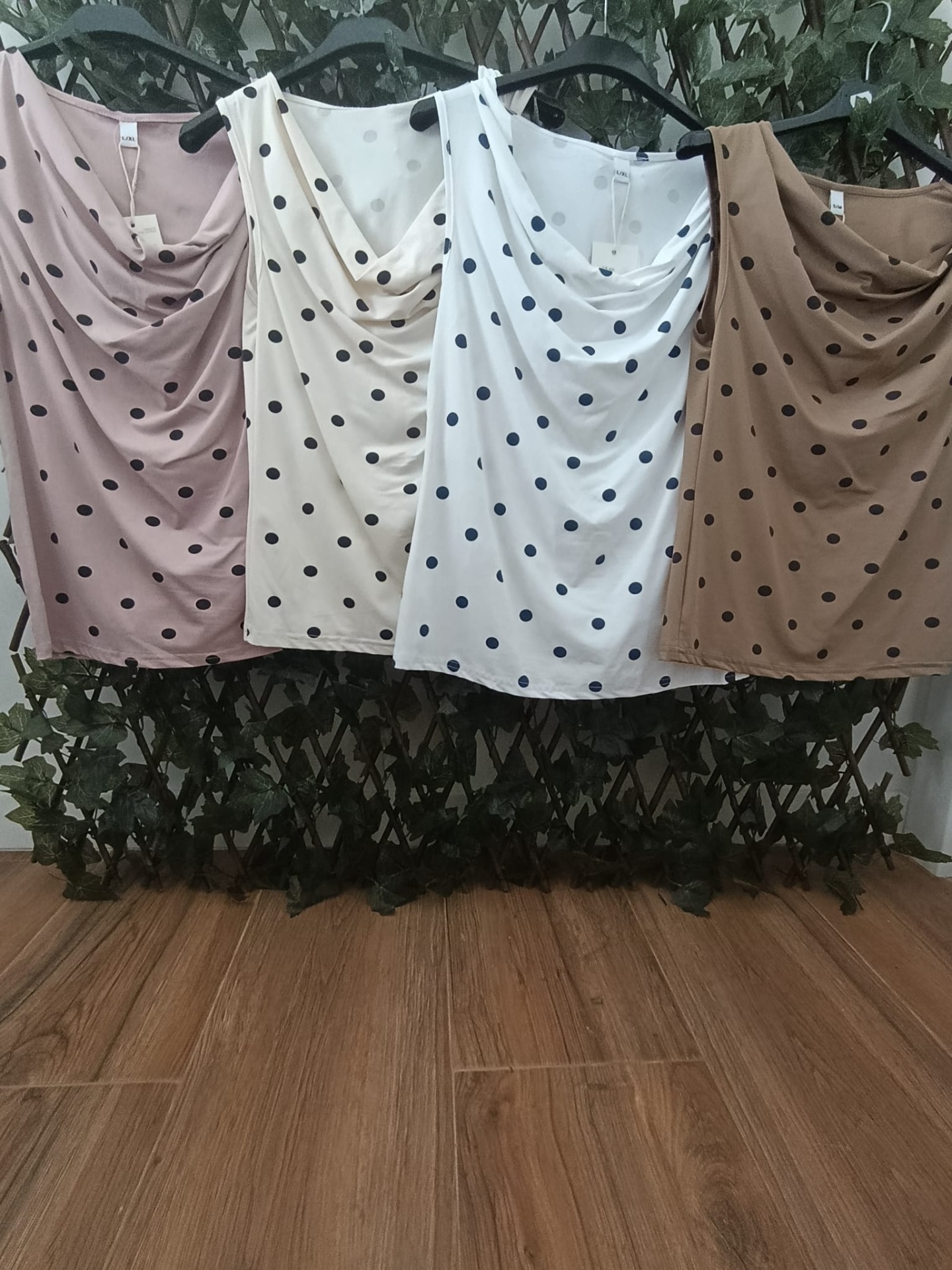 Blusa com bolinhas