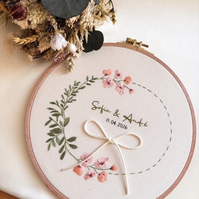 Porta Alianças bordado à mão e personalizado 💍