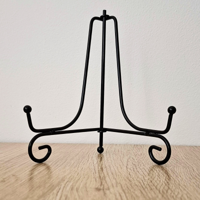 Suporte para gráfico em metal preto