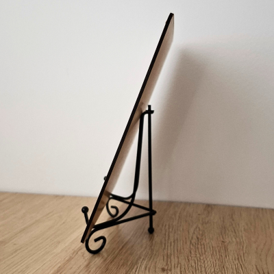 Suporte para gráfico em metal preto