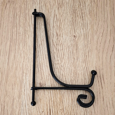 Suporte para gráfico em metal preto