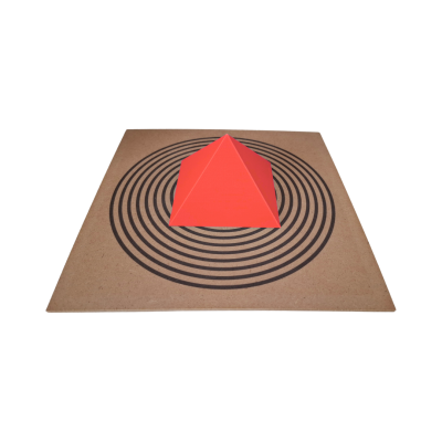 Pirâmide vermelha M