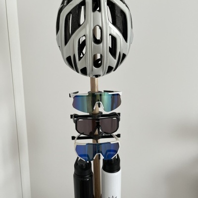 Suporte Vertical para Acessórios de Ciclismo