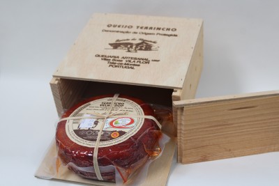 Queijo Terrincho DOP Velho - Quinta da Veiguinha (650 a 680g) Com Caixa de Madeira