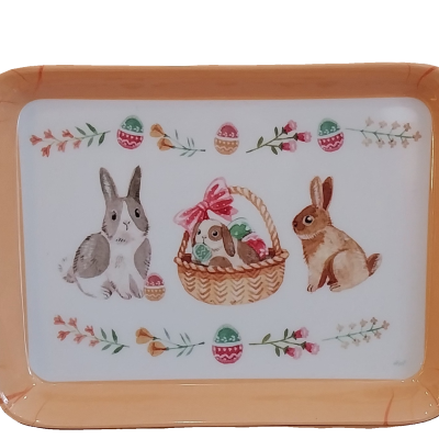 Tabuleiro pequeno com motivos de Páscoa.