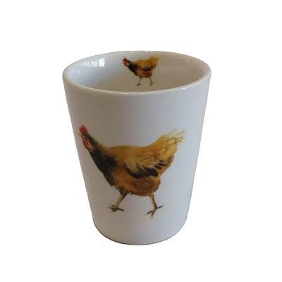 Copo para café  decorado com galinhas.